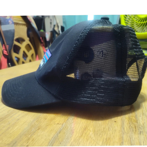 The Patagonia P-6 Logo LoPro Trucker Hat Cap - Picture 5 of 6